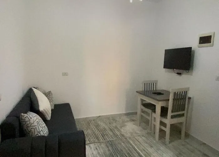 Sina Zaman Apartment *